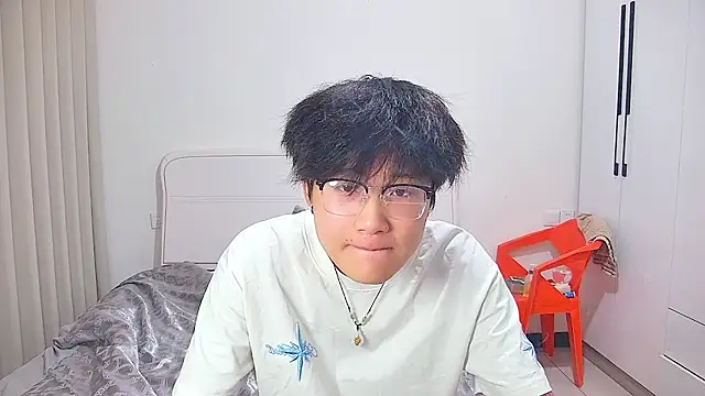 Snapshot of KK-cuteboy chatting on June 1, 11:56 am KK-cuteboy online show from June 1, 11:56 am