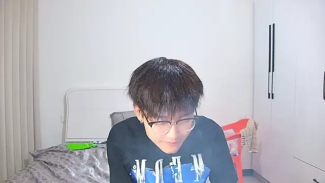Snapshot of KK-cuteboy chatting on June 4, 12:33 pm KK-cuteboy online show from June 4, 12:33 pm