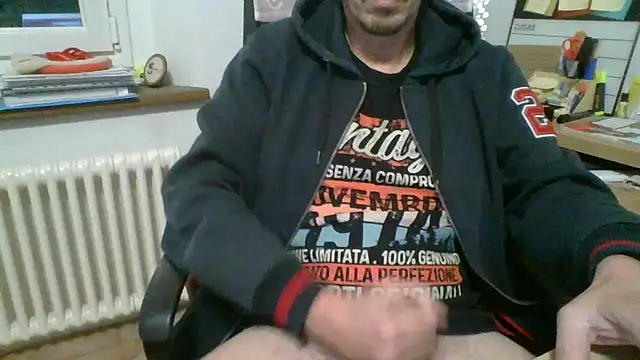 Snapshot of Kawayleo chatting on May 16, 10:36 am Kawayleo online show from May 16, 10:36 am