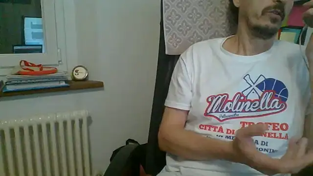 Snapshot of Kawayleo chatting on June 3, 8:39 am Kawayleo online show from June 3, 8:39 am