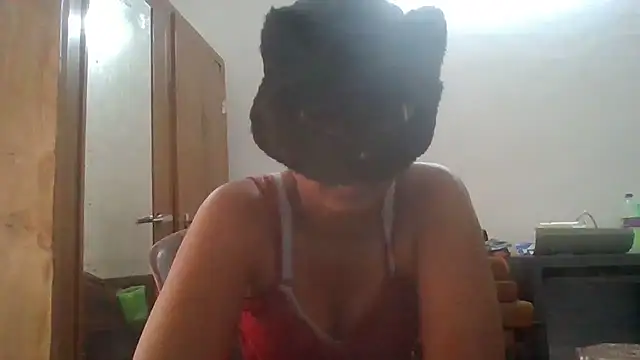 Snapshot of Nora-2003 chatting on March 17, 5:11 am Nora-2003 online show from March 17, 5:11 am