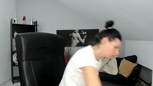 BettyJamess online show from November 24, 4:12 am