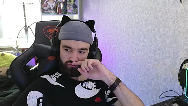 Nik Namee online show from November 2, 10:28 am