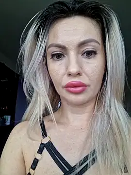 Snapshot of BritanyVegas chatting on November 8, 10:37 am BritanyVegas online show from November 8, 10:37 am