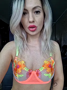 Snapshot of BritanyVegas chatting on November 12, 12:38 pm BritanyVegas online show from November 12, 12:38 pm