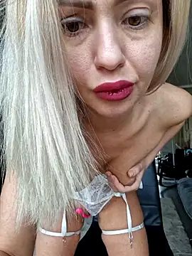 Snapshot of BritanyVegas chatting on March 20, 11:48 am BritanyVegas online show from March 20, 11:48 am