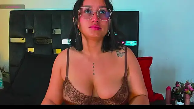 SussySunny  online show from April 29, 3:54 am