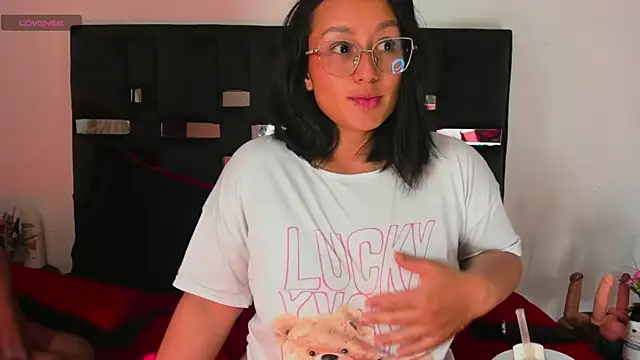 SussySunny  online show from June 12, 4:44 am