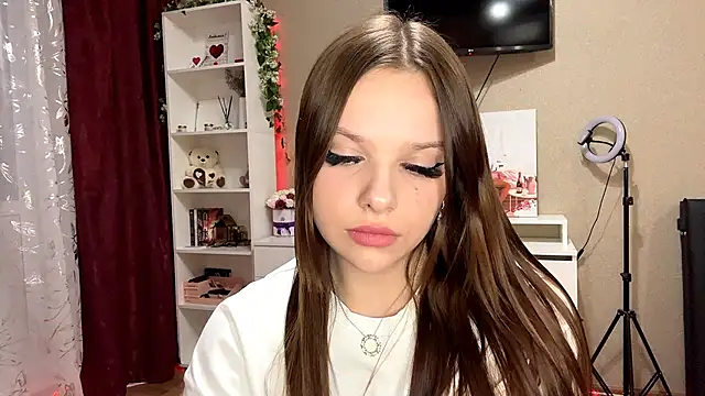 VallieBronstade online show from March 23, 5:39 pm