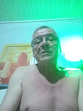 Snapshot of EleRohde chatting on March 26, 3:34 am EleRohde online show from March 26, 3:34 am