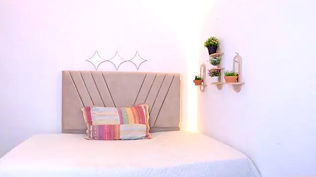 zara cute online show from April 29, 5:30 pm