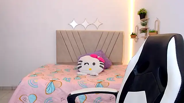 Snapshot of zara_cute chatting on June 16, 12:08 pm zara cute online show from June 16, 12:08 pm