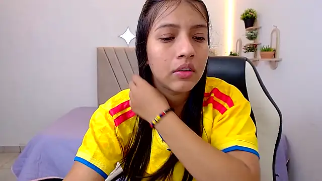 Snapshot of zara_cute chatting on June 27, 12:22 pm zara cute online show from June 27, 12:22 pm