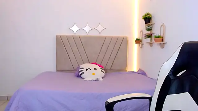 Snapshot of zara_cute chatting on July 2, 12:11 pm zara cute online show from July 2, 12:11 pm