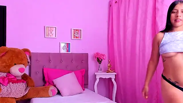 Snapshot of zara_cute chatting on July 28, 4:39 pm zara cute online show from July 28, 4:39 pm