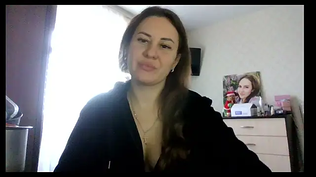 MeadowEyes online show from December 22, 8:33 am