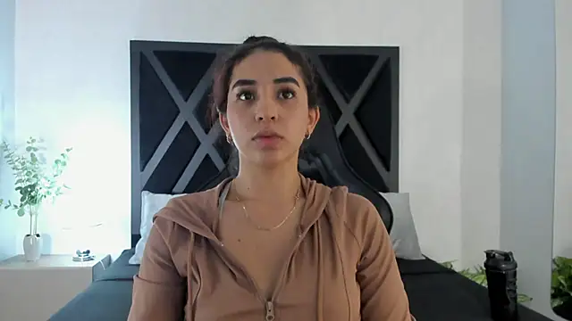 Vittoria Conti  online show from June 30, 5:36 pm