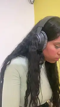 Snapshot of thepicis chatting on October 21, 11:27 pm thepicis online show from October 21, 11:27 pm