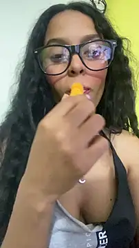 Snapshot of thepicis chatting on October 27, 12:26 am thepicis online show from October 27, 12:26 am