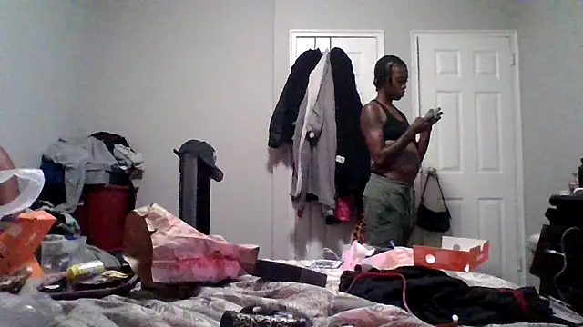 Snapshot of dezzidavill chatting on August 2, 10:52 pm dezzidavill online show from August 2, 10:52 pm
