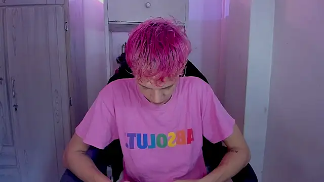 Snapshot of tylernova chatting on November 30, 3:54 am tylernova online show from November 30, 3:54 am