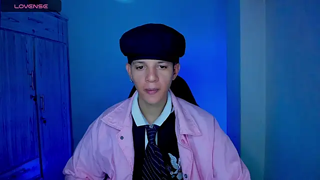 tylernova online show from March 13, 3:57 am