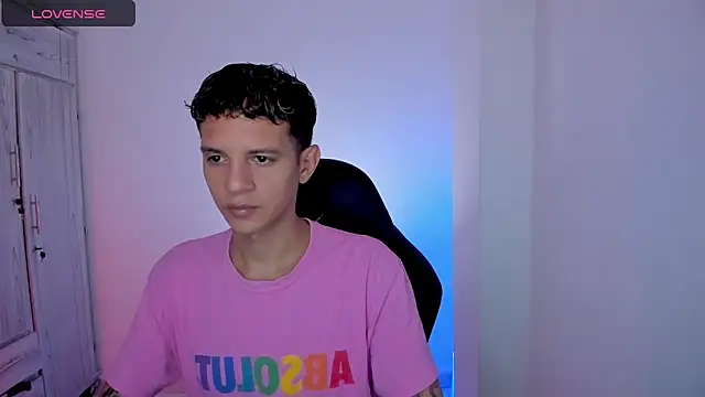 tylernova online show from May 3, 3:01 am