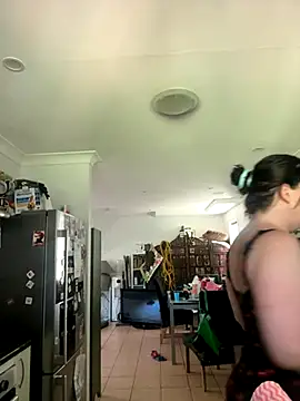 Snapshot of oceanGal25 chatting on December 3, 2:08 am oceanGal25 online show from December 3, 2:08 am