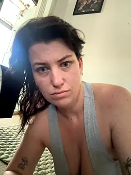 Snapshot of oceanGal25 chatting on December 4, 12:31 am oceanGal25 online show from December 4, 12:31 am