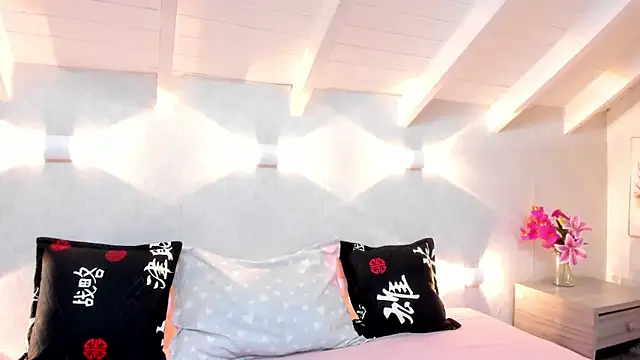 Snapshot of Brianna_Maya chatting on April 14, 8:37 pm Brianna Maya online show from April 14, 8:37 pm