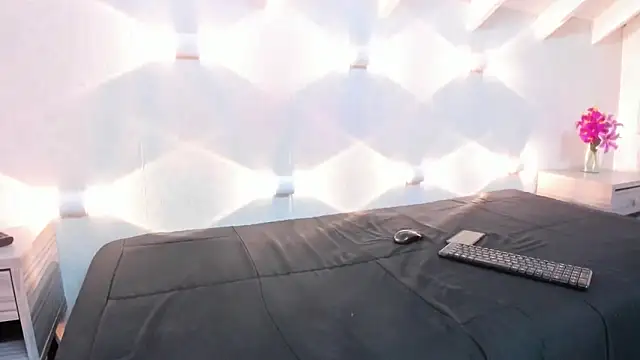 Snapshot of Brianna_Maya chatting on April 28, 8:36 pm Brianna Maya online show from April 28, 8:36 pm