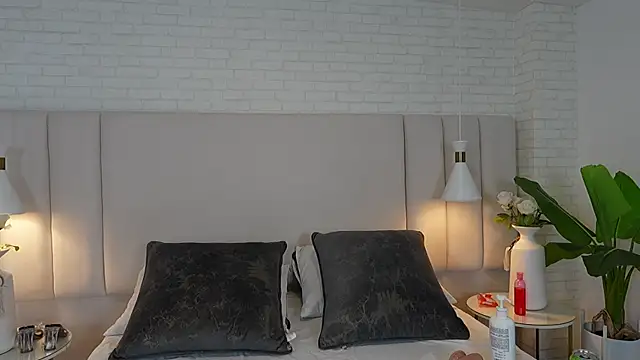 Snapshot of nina_gb chatting on August 6, 8:55 pm nina gb online show from August 6, 8:55 pm