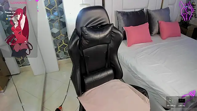 Snapshot of emily_parks666 chatting on November 28, 8:22 pm emily parks666 online show from November 28, 8:22 pm