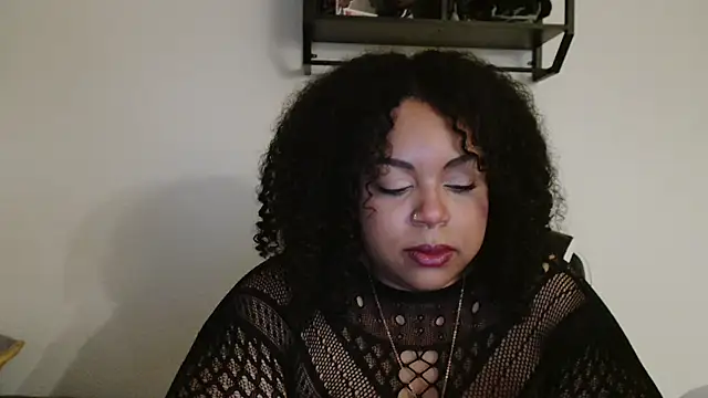 KalaniRose online show from October 28, 6:17 am