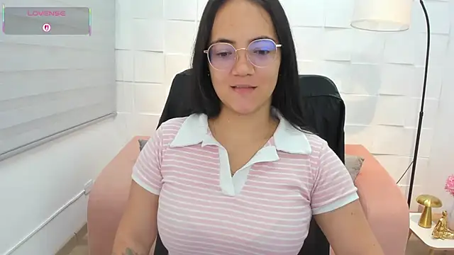Snapshot of Sasha_Grace chatting on May 16, 12:48 pm Sasha Grace online show from May 16, 12:48 pm