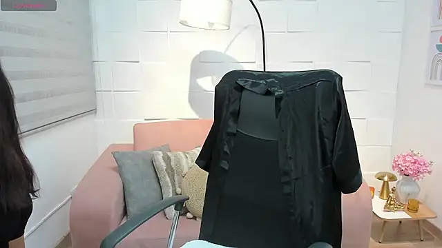 Snapshot of Sasha_Grace chatting on July 15, 12:54 pm Sasha Grace online show from July 15, 12:54 pm