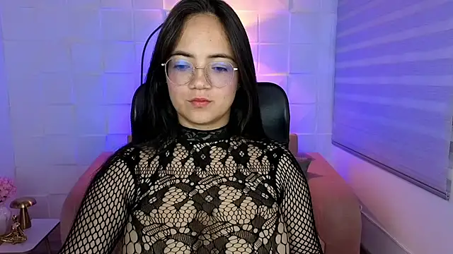 Snapshot of Sasha_Grace chatting on July 28, 1:43 pm Sasha Grace online show from July 28, 1:43 pm