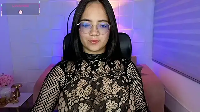 Snapshot of Sasha_Grace chatting on July 28, 2:13 pm Sasha Grace online show from July 28, 2:13 pm