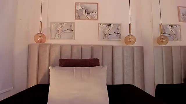 Snapshot of tamara_kisses chatting on May 30, 12:02 pm tamara kisses online show from May 30, 12:02 pm