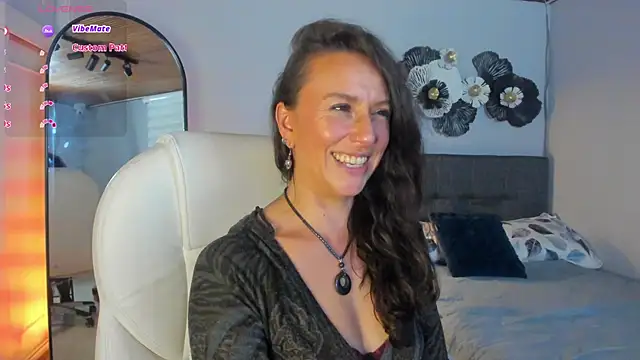 indigo wild  online show from November 8, 11:14 pm