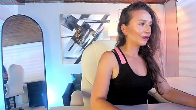 Snapshot of indigo_wild_ chatting on June 4, 8:04 pm indigo wild online show from June 4, 8:04 pm