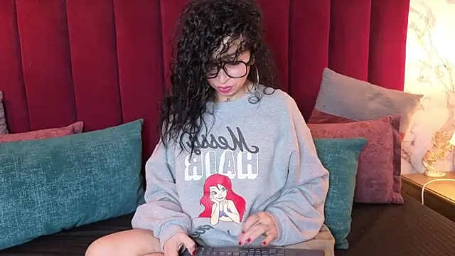 Snapshot of CHIARAJJONES chatting on May 20, 12:33 pm CHIARAJJONES online show from May 20, 12:33 pm