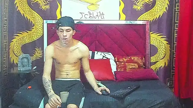 Pride couple online show from February 3, 11:21 pm