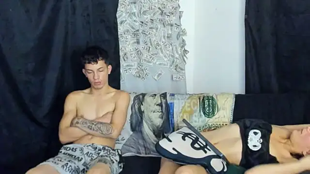 Snapshot of Pride_couple chatting on May 12, 2:47 pm Pride couple online show from May 12, 2:47 pm