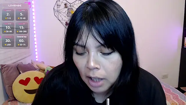 Snapshot of EllieMoonX chatting on July 25, 12:20 am EllieMoonX online show from July 25, 12:20 am