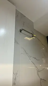 AbrilColls  online show from November 1, 4:25 am