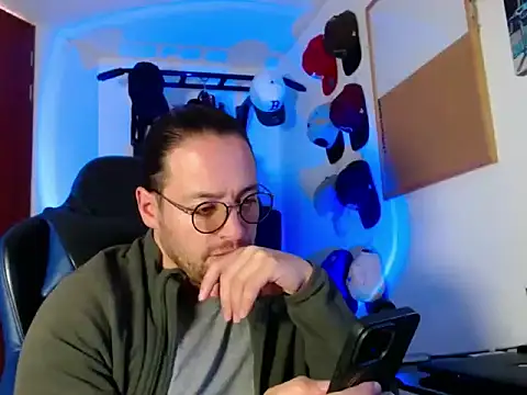 kurt xx online show from December 14, 1:27 pm