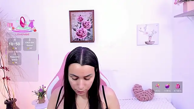 Snapshot of EmmaMyers1 chatting on June 26, 9:52 pm EmmaMyers1 online show from June 26, 9:52 pm