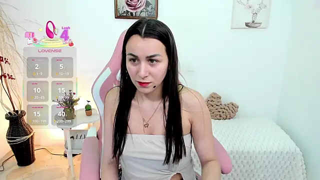 Snapshot of EmmaMyers1 chatting on July 3, 11:44 pm EmmaMyers1 online show from July 3, 11:44 pm