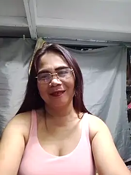 Snapshot of erma_joy chatting on May 7, 11:37 am erma joy online show from May 7, 11:37 am